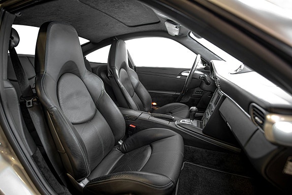 Porsche 911 16 of 26