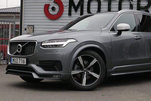 Volvo XC90 2 of 29