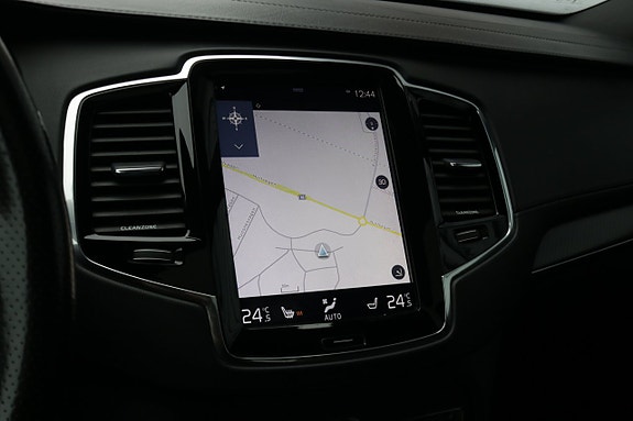 Volvo XC90 13 of 29