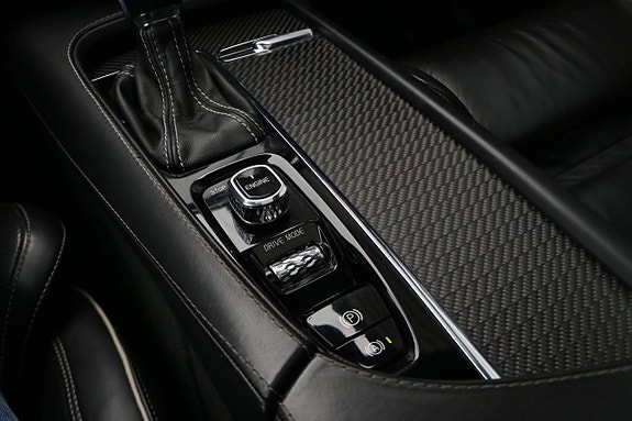 Volvo XC90 16 of 29