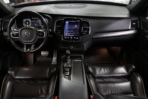 Volvo XC90 11 of 29