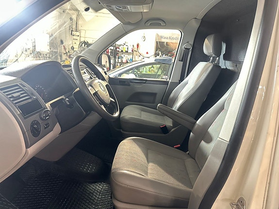 Volkswagen Transporter 6 of 12
