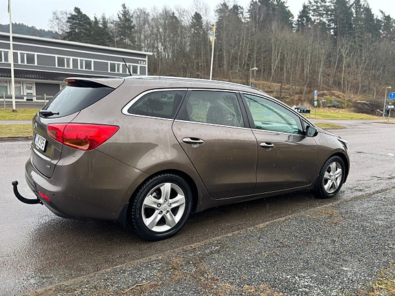 Kia Ceed 3 of 5
