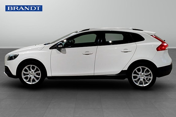 Volvo V40 Cross Country 3 of 5