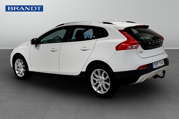 Volvo V40 Cross Country 2 of 5