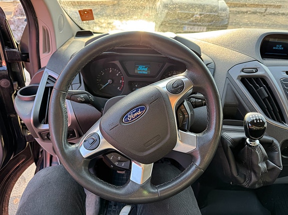 Ford Transit Custom 8 of 13