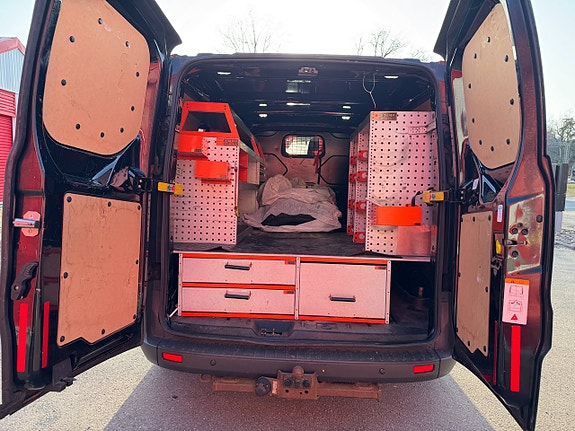 Ford Transit Custom 9 of 13