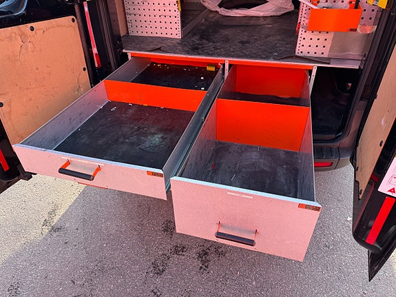 Ford Transit Custom 10 of 13
