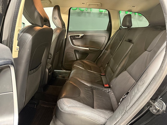 Volvo XC60 14 of 27