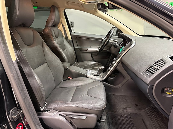 Volvo XC60 13 of 27