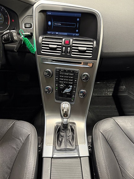 Volvo XC60 18 of 27