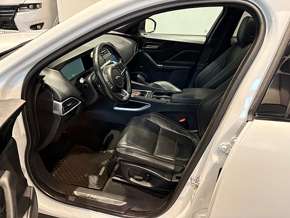 Jaguar F-PACE 10 of 20