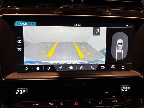 Jaguar F-PACE 16 of 20