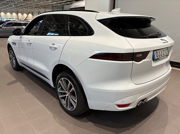 Jaguar F-PACE 5 of 5