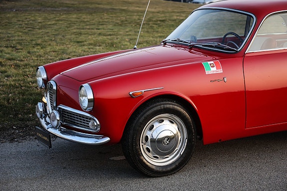 Alfa Romeo Giulietta 15 of 27