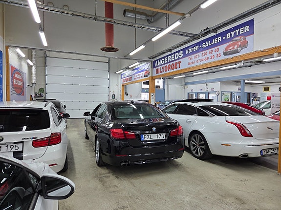 BMW 523i 5 of 5