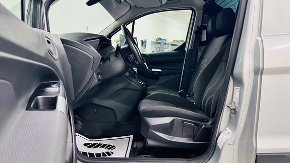 Ford Transit Connect 12 of 28