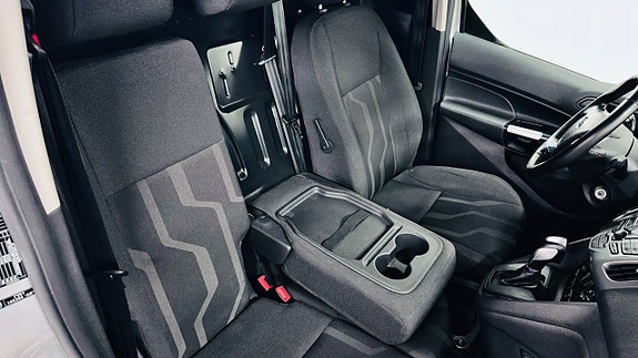 Ford Transit Connect 19 of 28