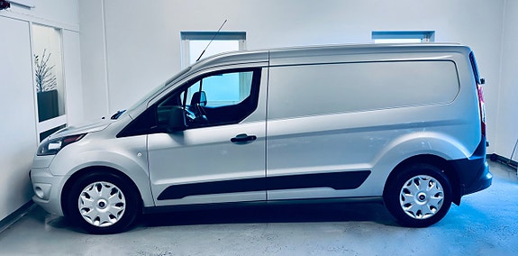 Ford Transit Connect 8 of 28