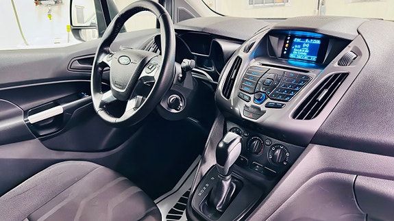 Ford Transit Connect 14 of 28