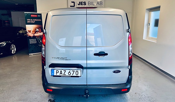 Ford Transit Connect 6 of 28