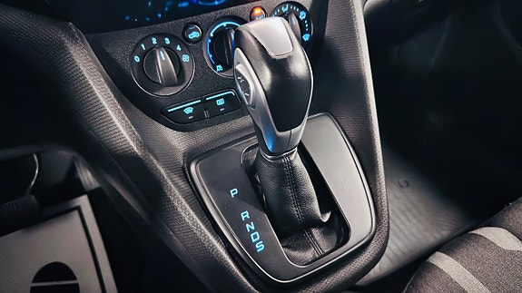 Ford Transit Connect 23 of 28