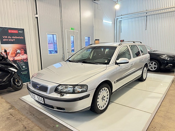 Volvo V70 4 of 11
