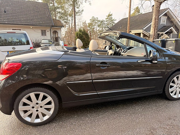 Peugeot 207 CC 9 of 19