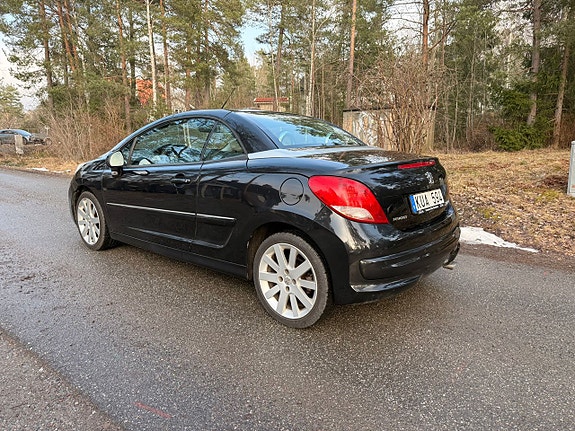 Peugeot 207 CC 3 of 5