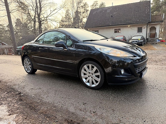 Peugeot 207 CC 2 of 5