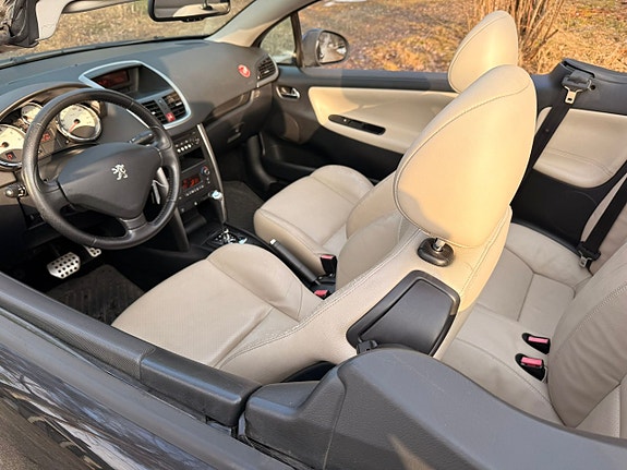 Peugeot 207 CC 13 of 19