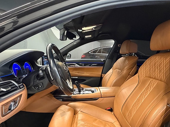 BMW 750i 2 of 5