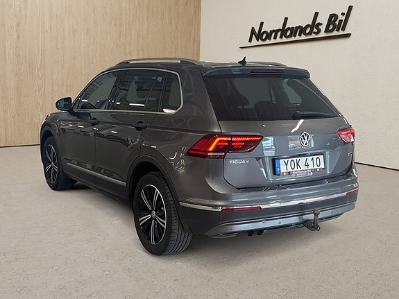 Volkswagen Tiguan 3 of 12