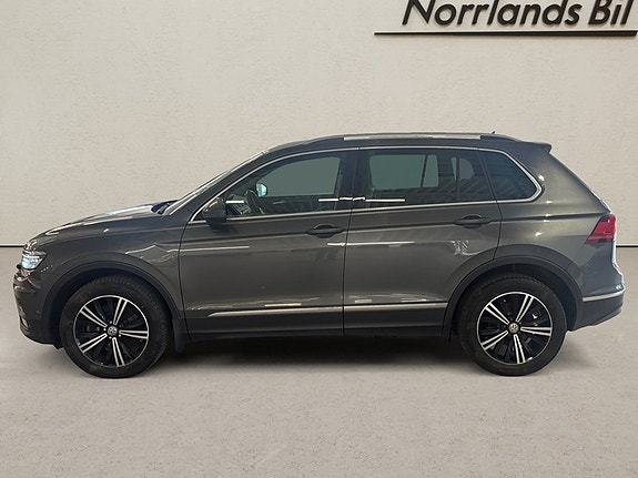 Volkswagen Tiguan 2 of 12