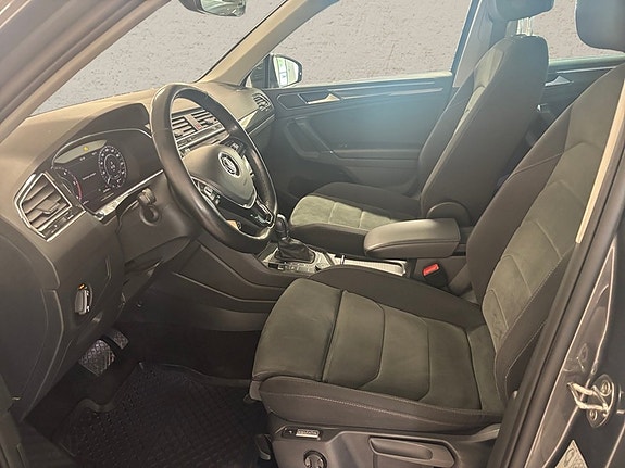 Volkswagen Tiguan 4 of 12
