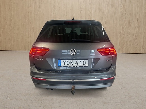 Volkswagen Tiguan 12 of 12