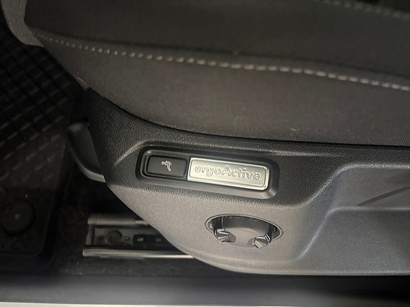 Volkswagen Tiguan 8 of 12