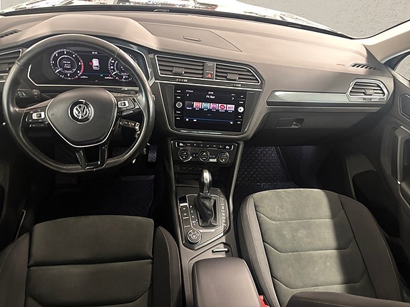 Volkswagen Tiguan 5 of 12