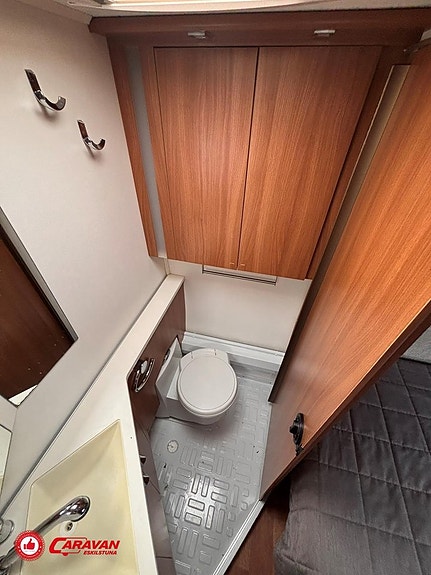 Kabe CLASSIC 470 XL KS* / Markis 16 of 24
