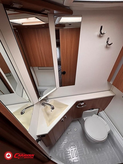 Kabe CLASSIC 470 XL KS* / Markis 17 of 24