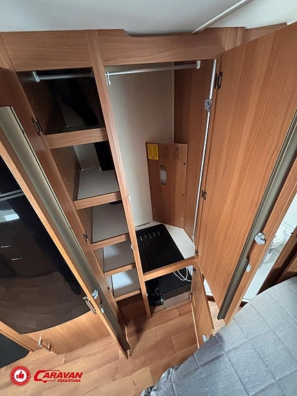 Kabe CLASSIC 470 XL KS* / Markis 12 of 24