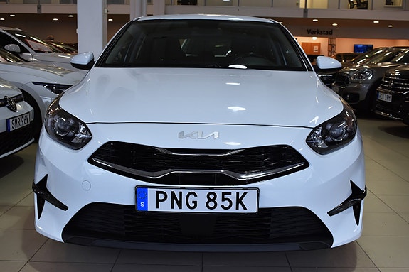 Kia Ceed 2 of 17