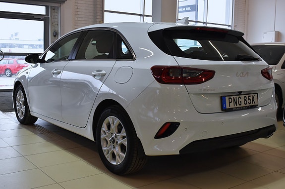 Kia Ceed 3 of 17