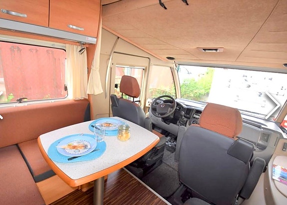 HYR Premium Husbil Eura Mobil Style  Ledig V 32 V33 5 of 10