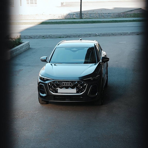 Audi Q5 7 of 12