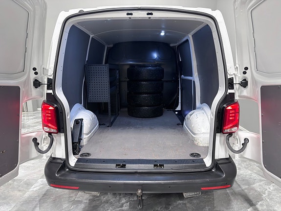 Volkswagen Transporter 8 of 30