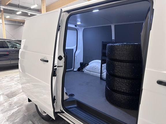 Volkswagen Transporter 12 of 30