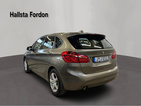 BMW 218 4 of 14