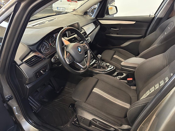 BMW 218 7 of 14