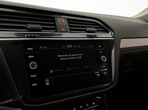 Volkswagen Tiguan Allspace 17 of 30